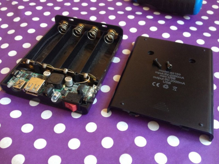 XTAR VC4 - умная зарядка для Li-ion и Ni-MH аккумуляторов