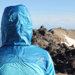 Обзор: 6 лучших легких весенних курток для активного отдыха и бега